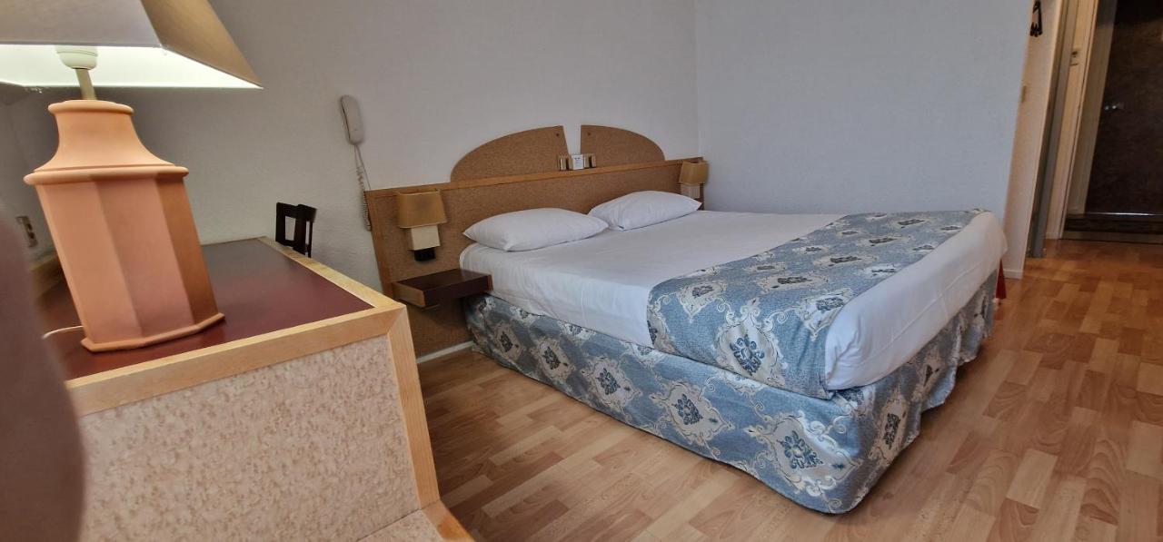 Kyriad Direct Arpajon Esterno foto