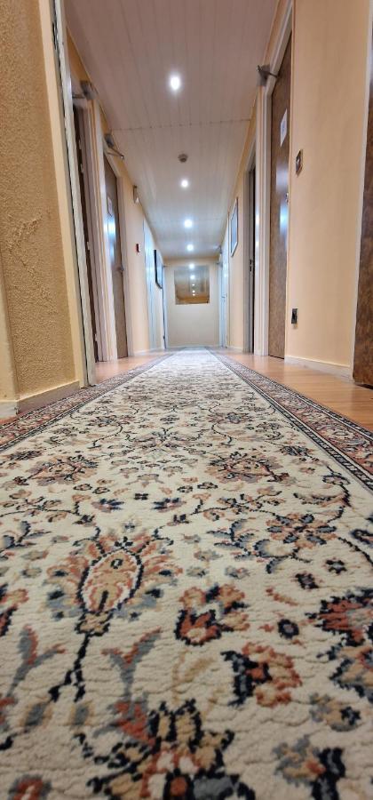 Kyriad Direct Arpajon Esterno foto
