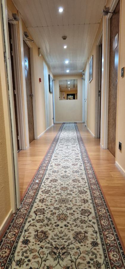 Kyriad Direct Arpajon Esterno foto