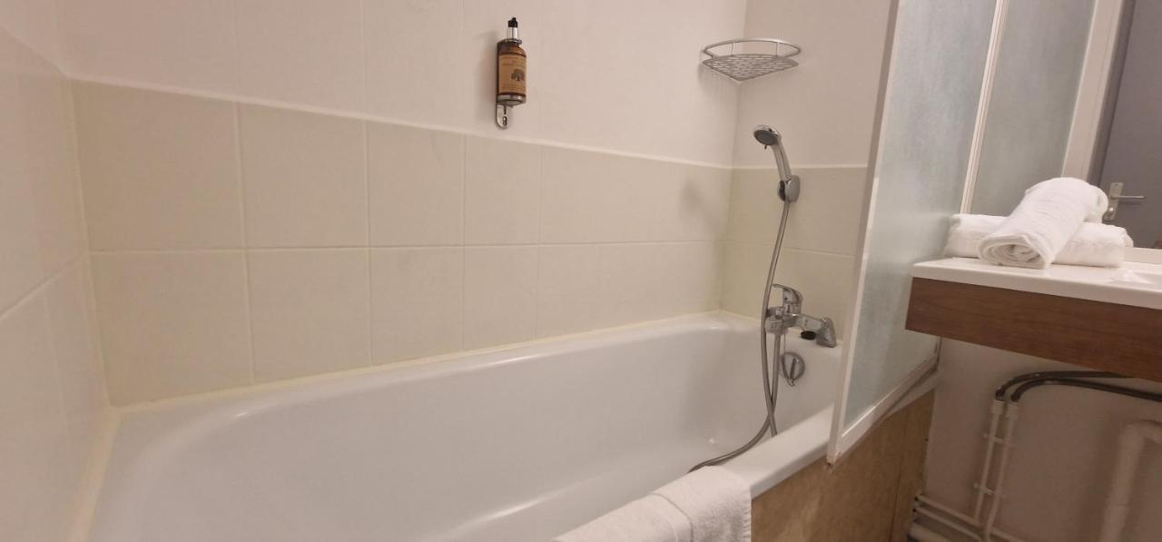 Kyriad Direct Arpajon Esterno foto
